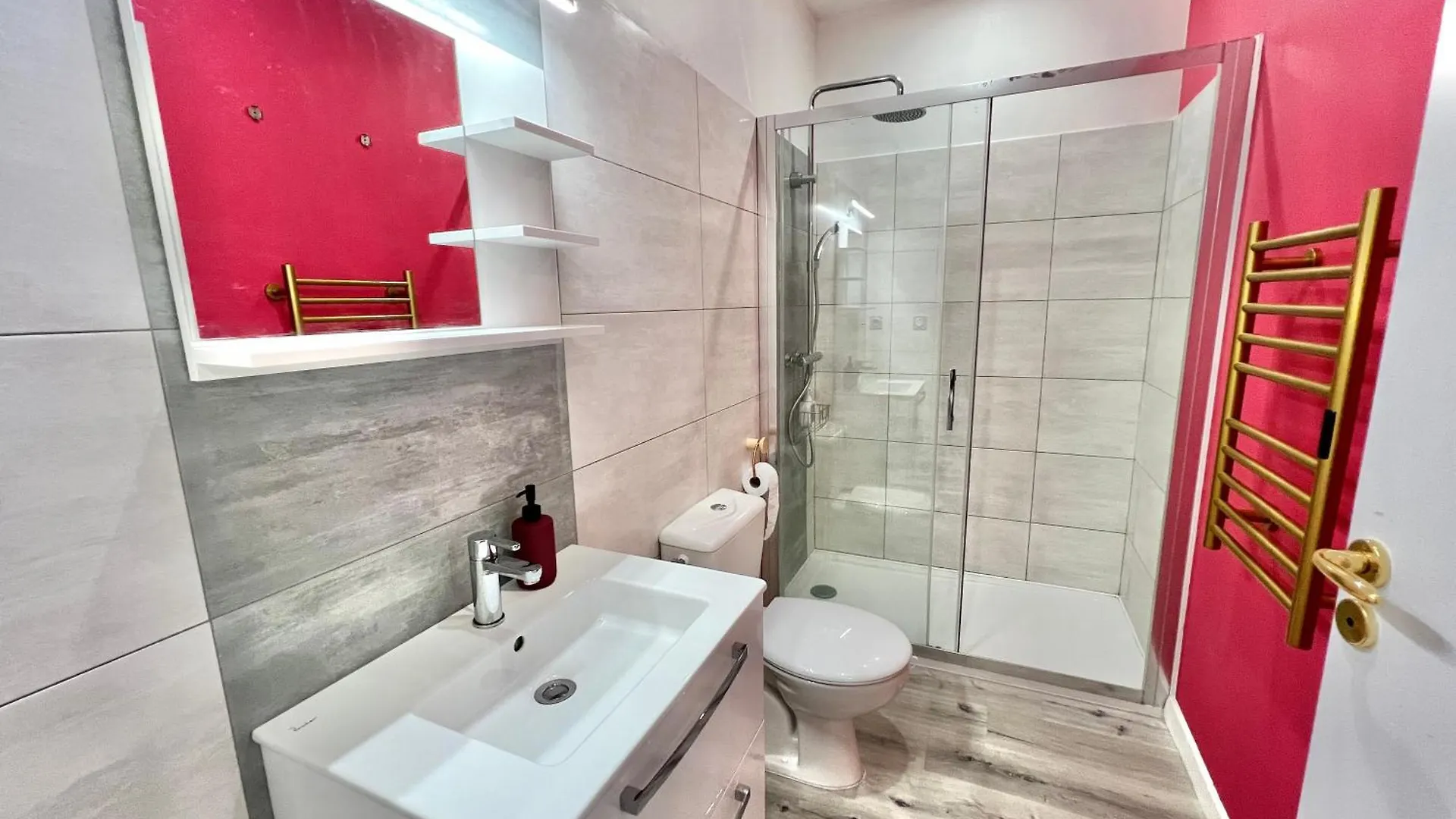 Brasserie Des Paloufettes - Gite Classe 3 Etoiles Le Mas-d'Azil France